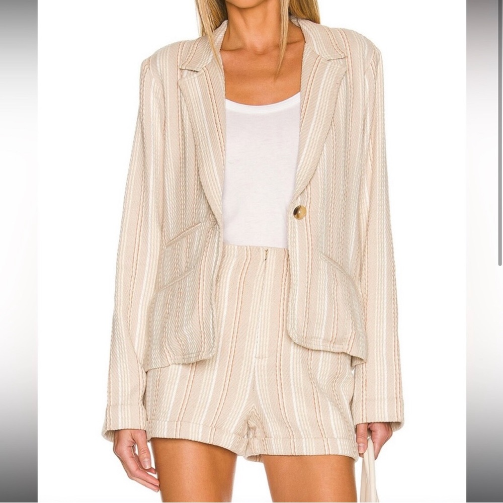 NWT XS Jacket & Shorts SET - Amuse Society